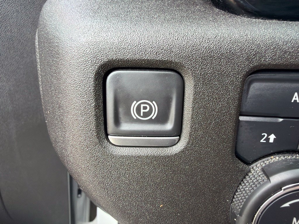 Used 2024 Chevrolet Silverado 1500 LT AWD/4WD image 18