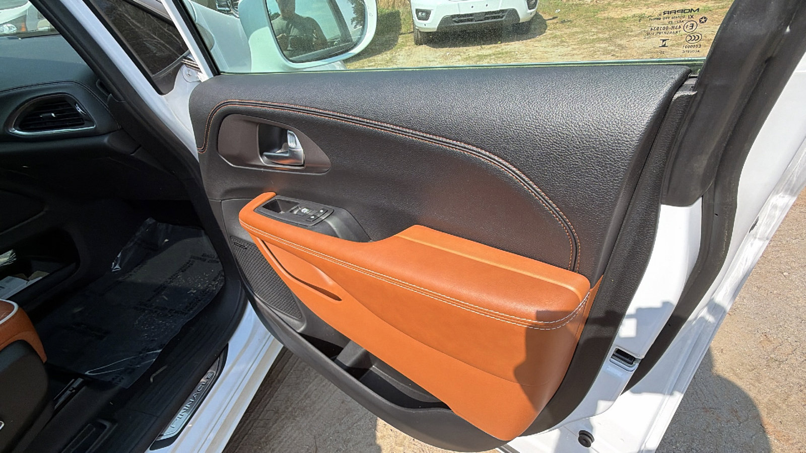 Used 2024 Chrysler Pacifica Pinnacle image 19