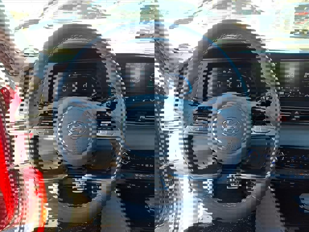 Certified 2025 Hyundai Elantra Sport image 21