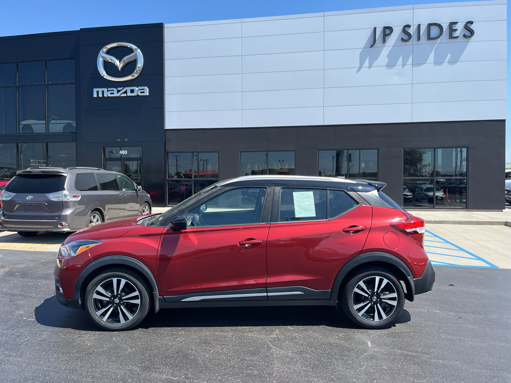Used 2019 Nissan Kicks SR w/ SR Premium Package image 2