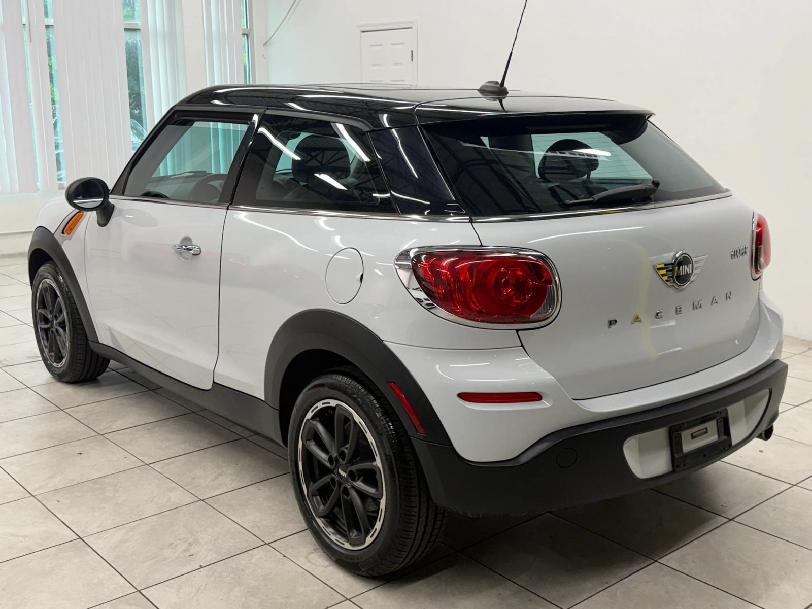 Used 2015 MINI Cooper Paceman FWD image 7
