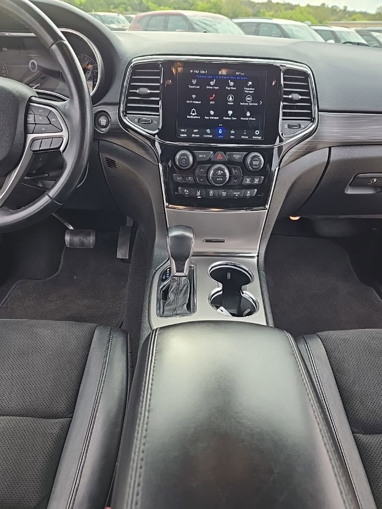 Used 2022 Jeep Grand Cherokee Laredo X image 14