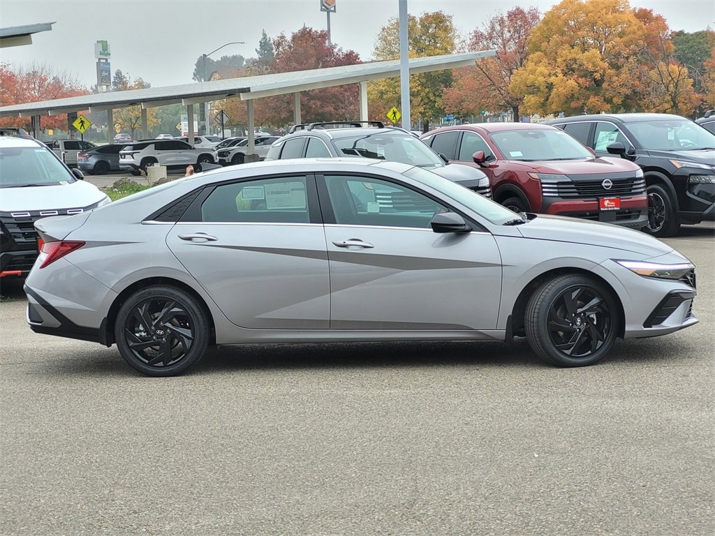 New 2026 Hyundai Elantra SEL Sport image 3