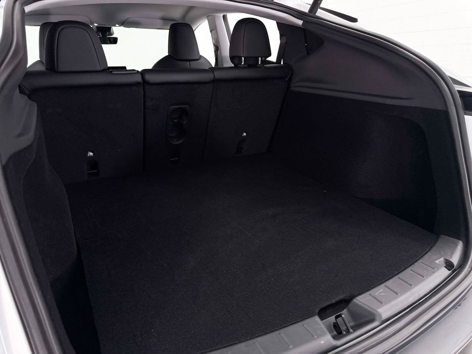 Used 2026 Tesla Model Y 2WD image 33