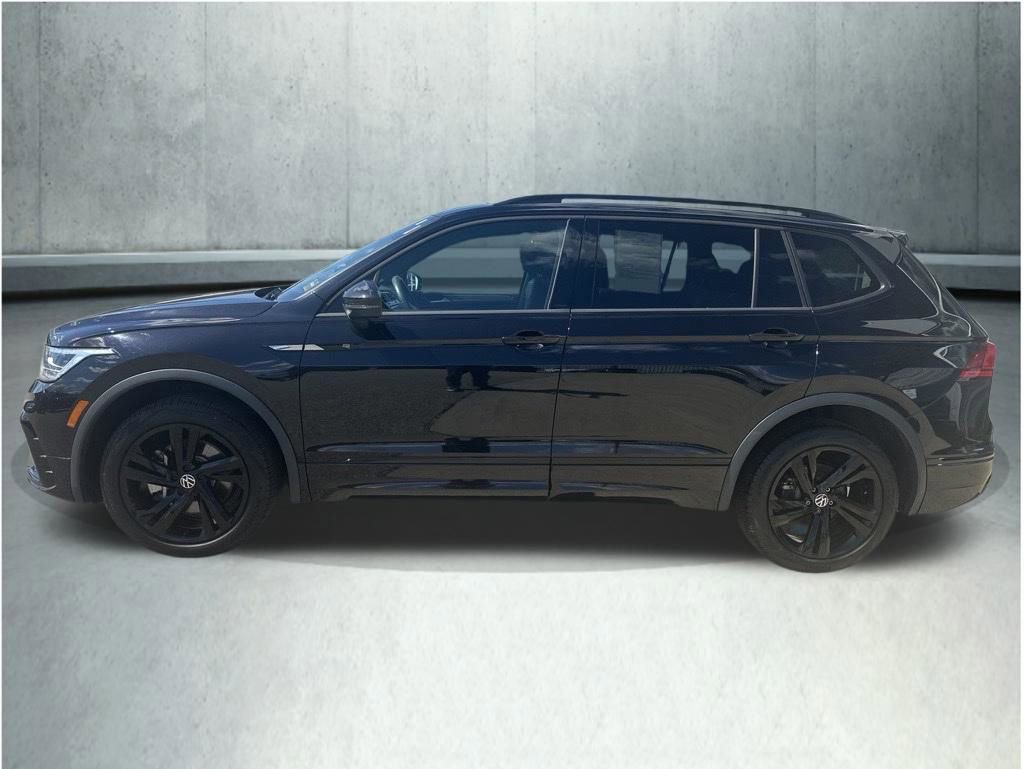 Used 2024 Volkswagen Tiguan SE R-Line FWD image 2
