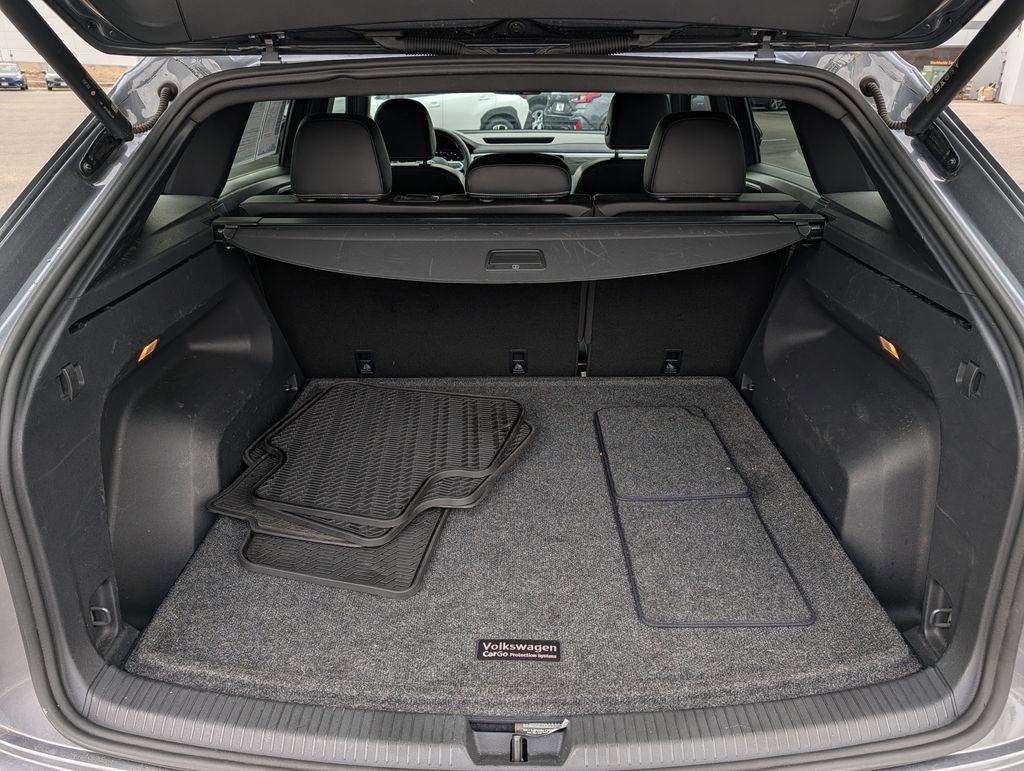 Used 2023 Volkswagen Atlas Cross Sport SE image 18