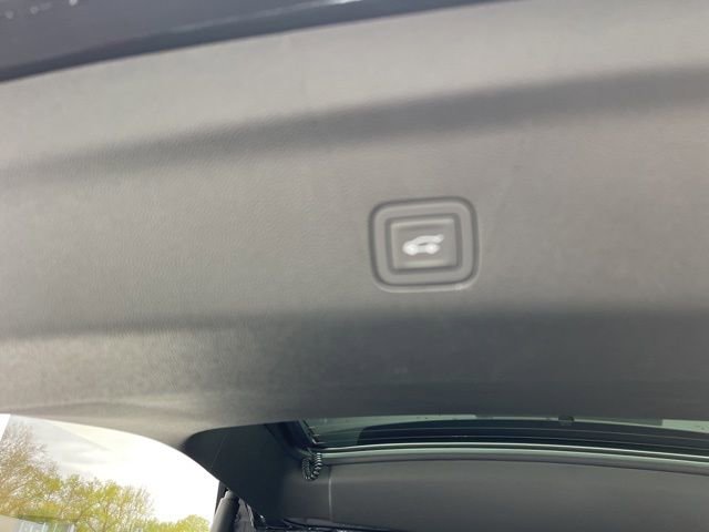 New 2026 GMC Yukon Elevation AWD/4WD image 19