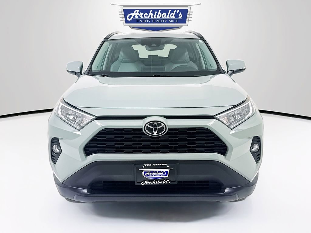 Used 2019 Toyota RAV4 XLE Premium image 2