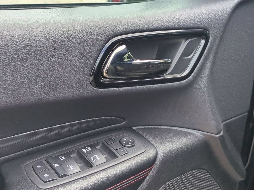 Used 2025 Dodge Durango GT RWD image 14