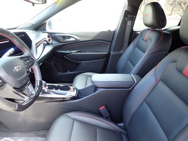 Used 2025 Chevrolet Trax RS image 15