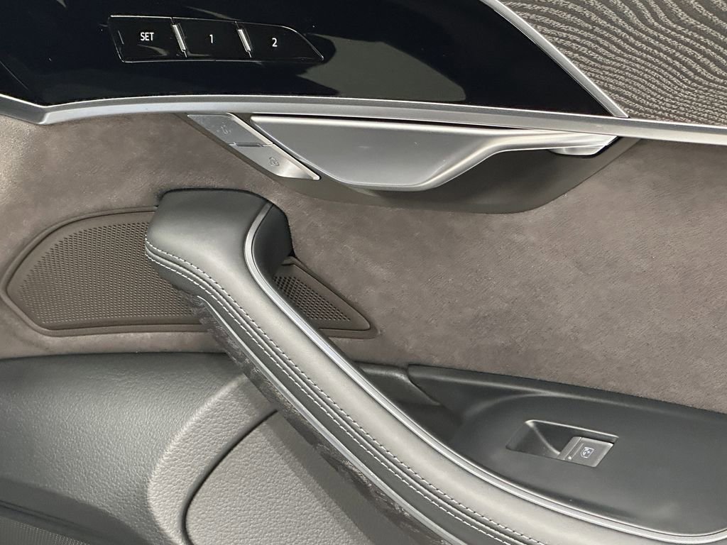 Used 2023 Audi A8 L 3.0T image 16