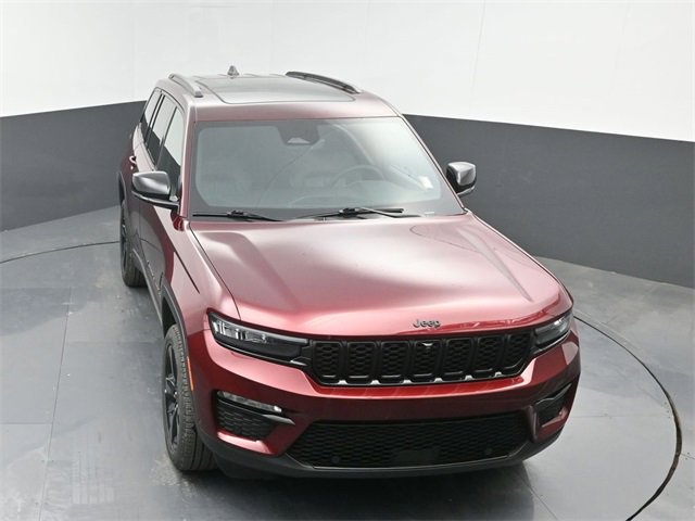 Used 2025 Jeep Grand Cherokee Limited w/ Luxury Tech Group II image 36