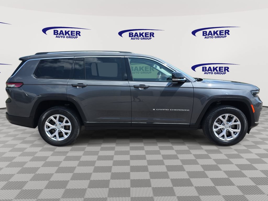 Used 2022 Jeep Grand Cherokee L Limited AWD/4WD image 2