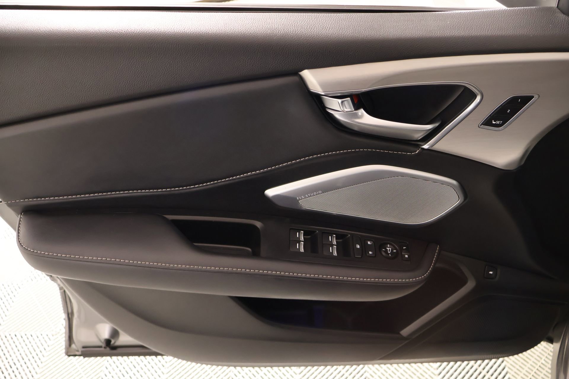 Used 2023 Acura RDX w/ Technology Package image 17