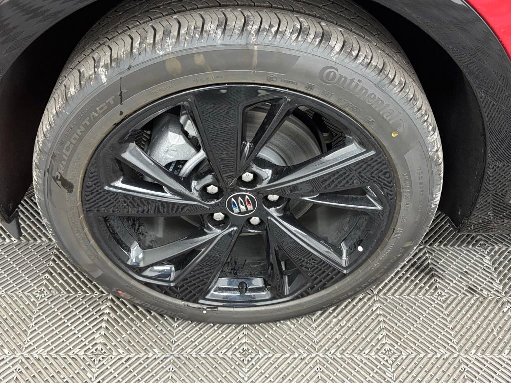 New 2025 Buick Envision Sport Touring image 21