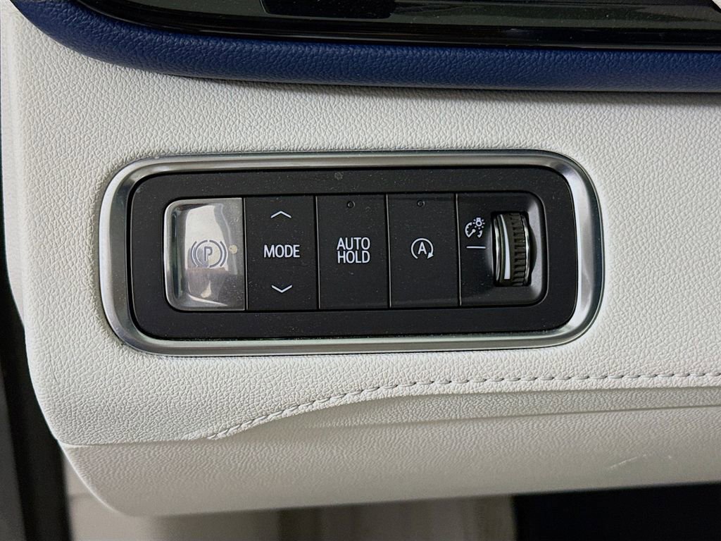 Used 2025 Buick Enclave Avenir w/ Super Cruise Package image 10