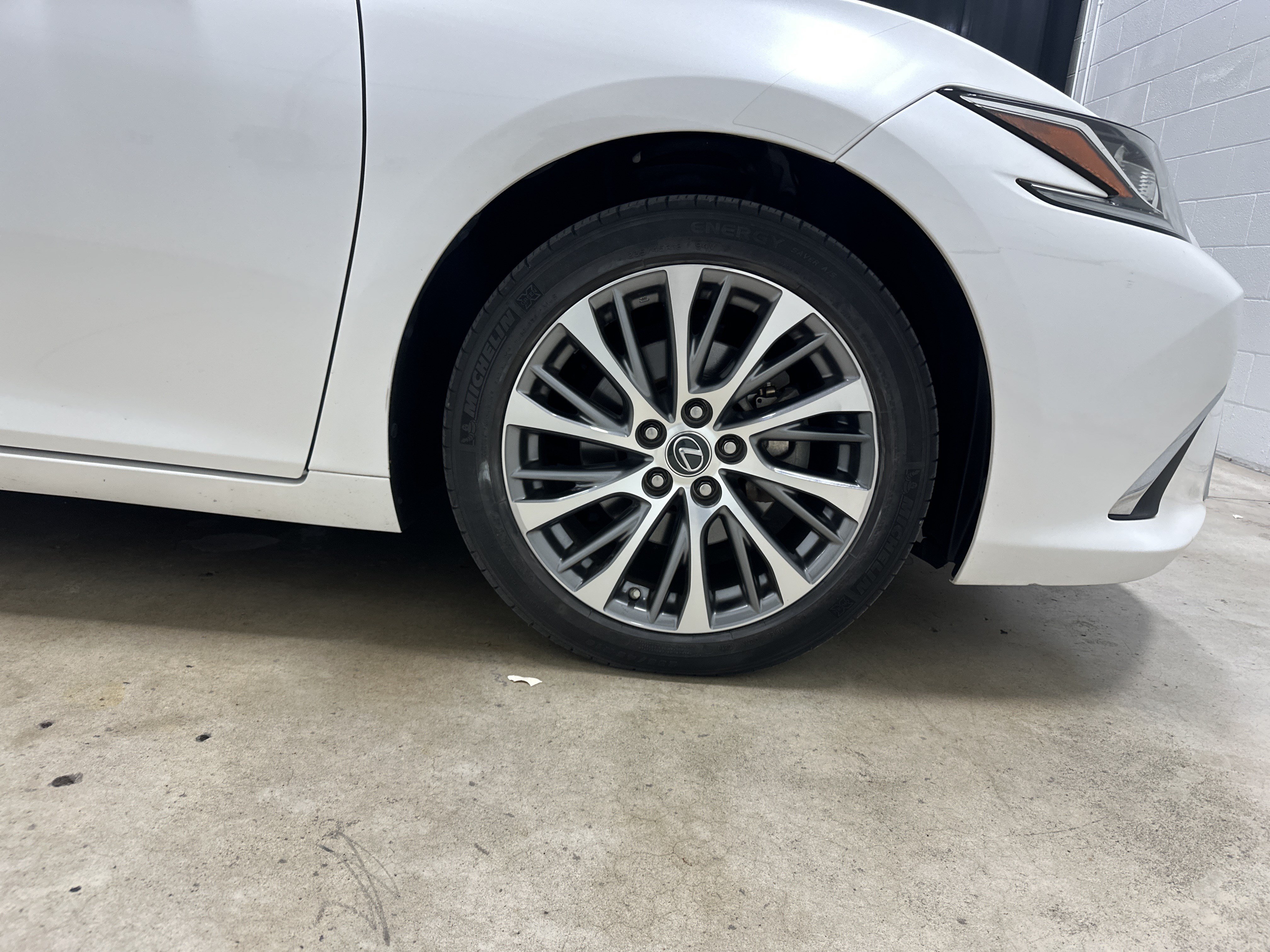 Used 2019 Lexus ES 350 w/ Premium Package FWD image 13