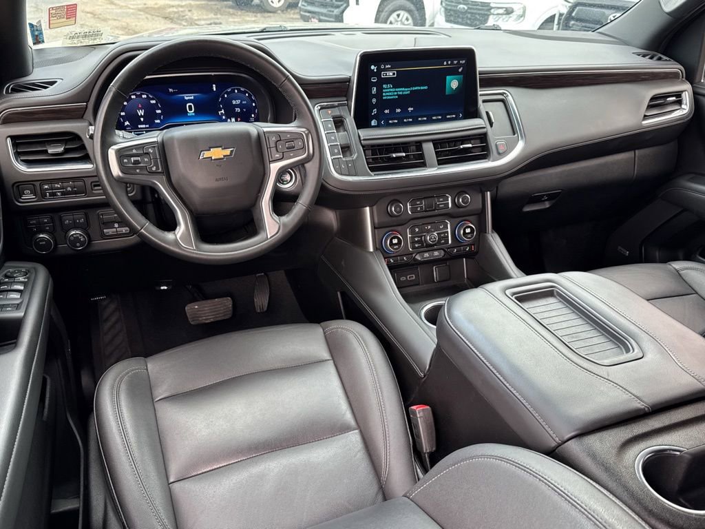 Used 2024 Chevrolet Suburban LT w/ Luxury Package AWD/4WD image 7