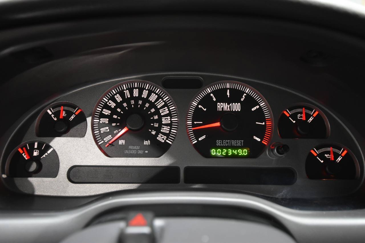 Used 2004 Ford Mustang Mach 1 RWD image 22