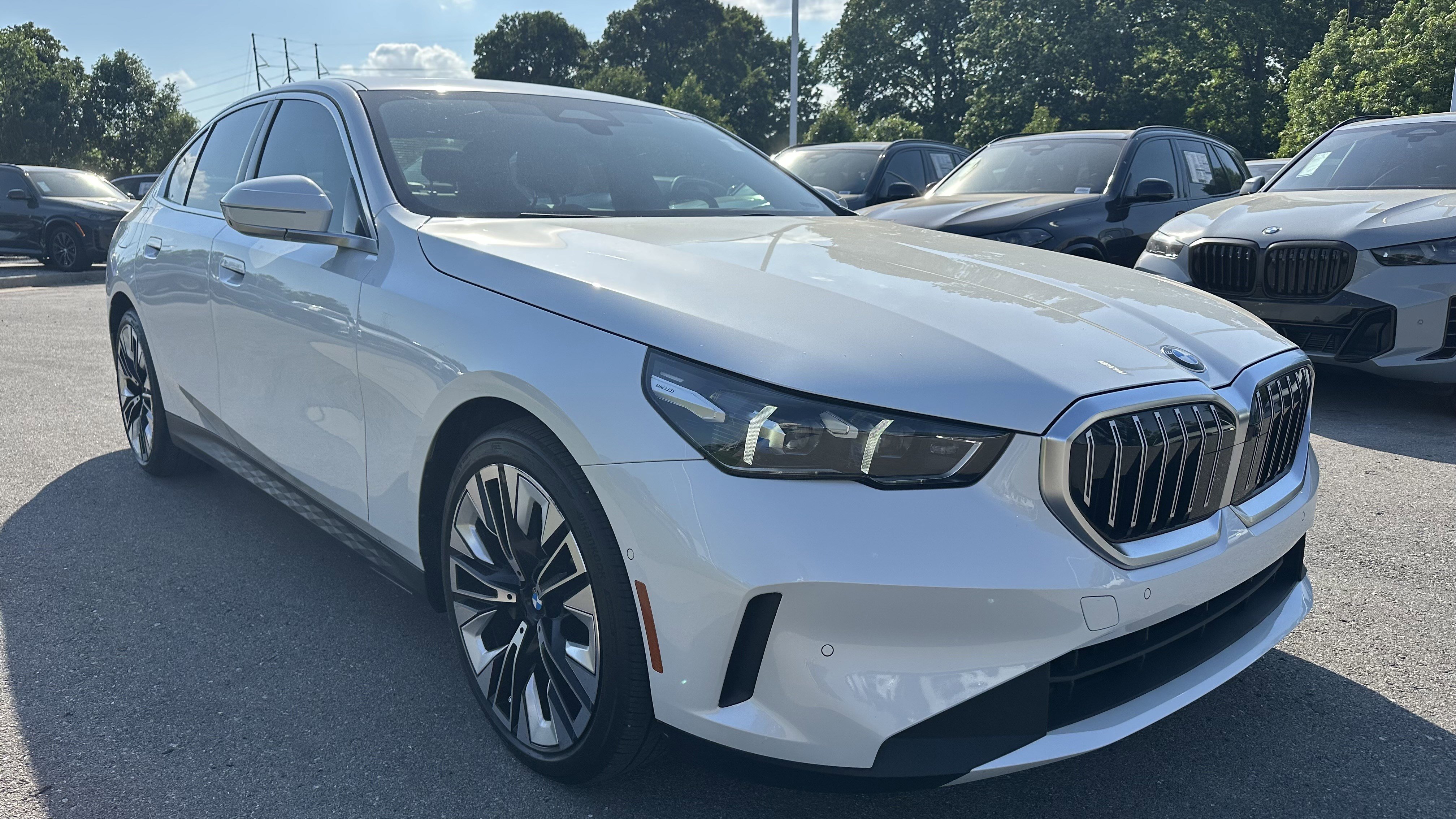 Certified 2024 BMW 530i xDrive w/ Premium Package AWD/4WD image 2