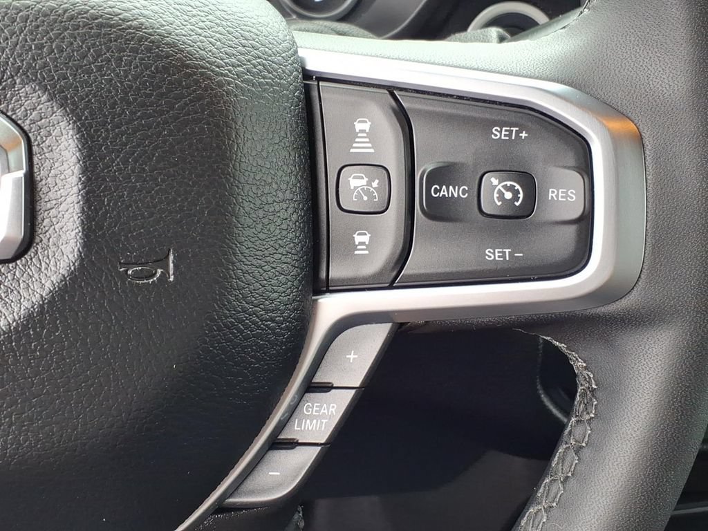 Used 2025 RAM 2500 Big Horn AWD/4WD image 10