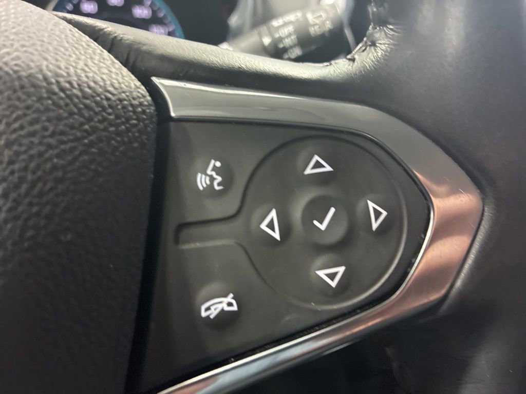 Used 2020 Chevrolet Traverse LT image 25