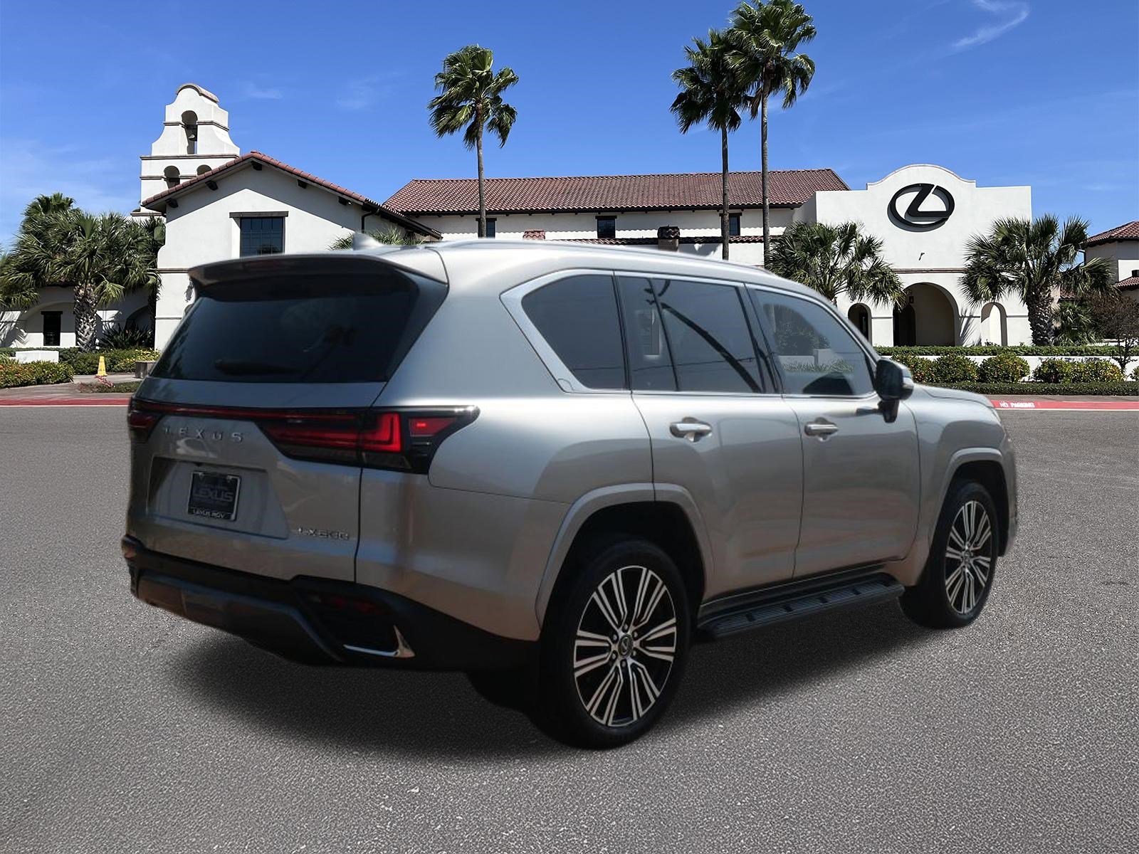 Certified 2024 Lexus LX 600 4WD w/ Luxury Package image 3