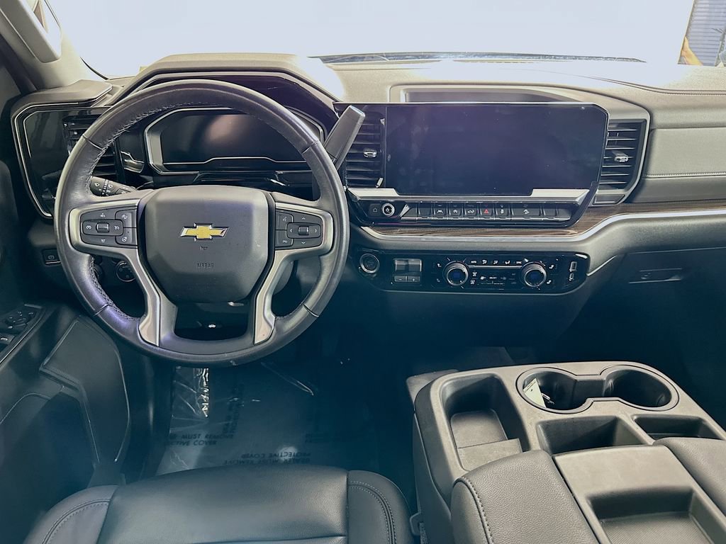 Used 2022 Chevrolet Silverado 1500 LT AWD/4WD image 29