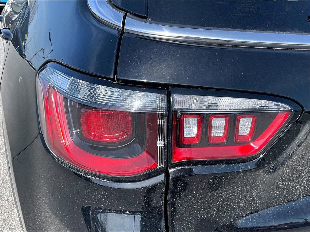 Used 2024 Jeep Compass Latitude image 31