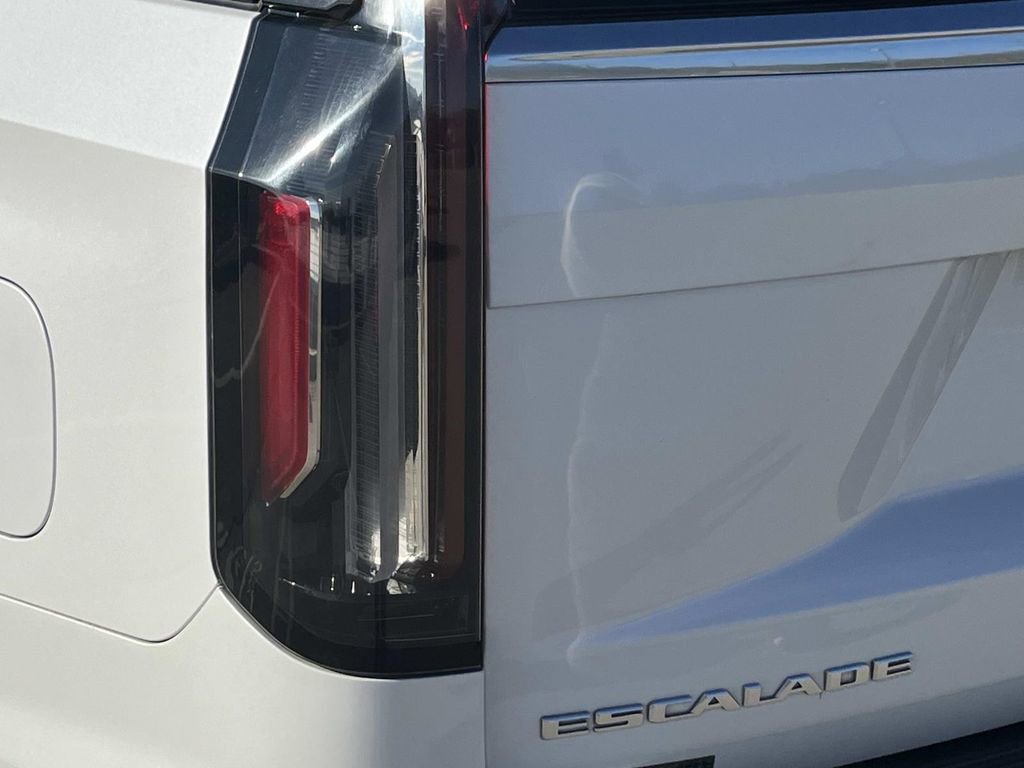 Used 2021 Cadillac Escalade Premium Luxury w/ Performance Package image 10