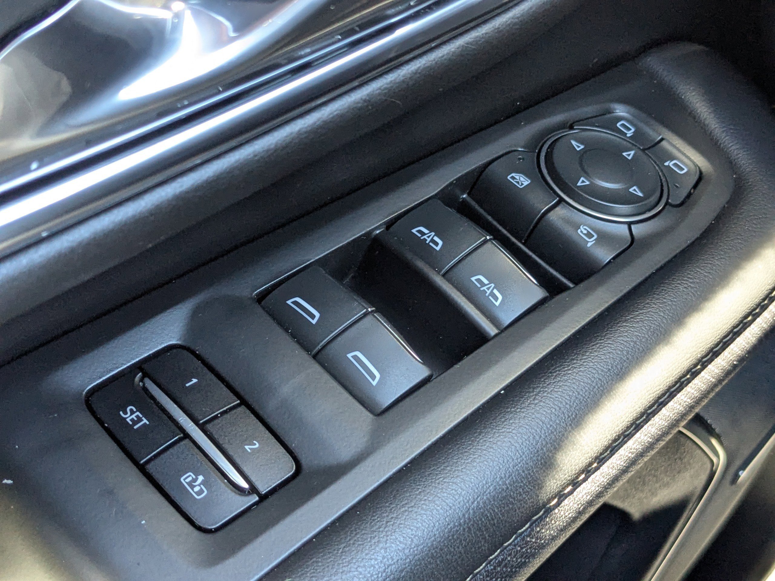 Used 2023 Chevrolet Suburban Premier image 25