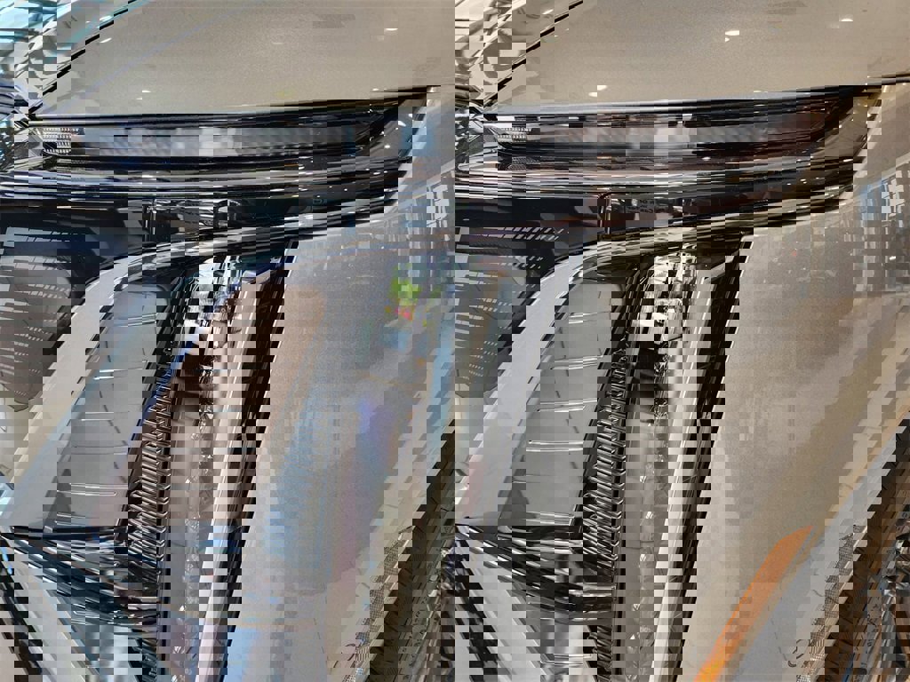 New 2026 Cadillac Lyriq V image 5