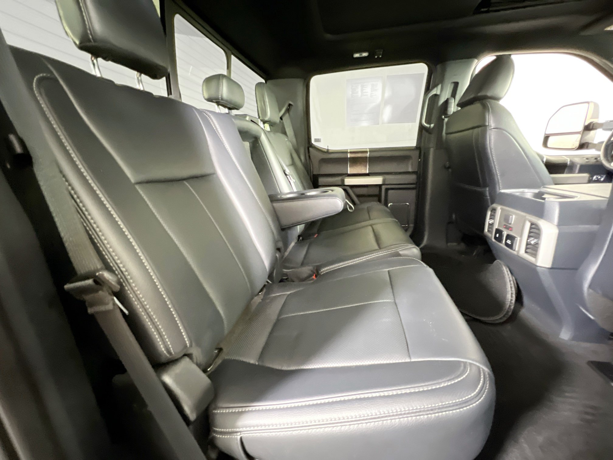 Used 2022 Ford F250 Lariat w/ Black Appearance Package AWD/4WD image 28
