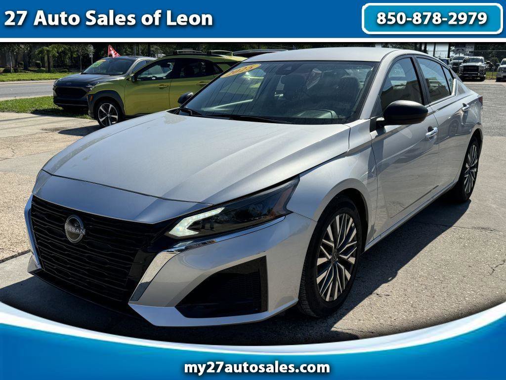 Used 2025 Nissan Altima 2.5 SV FWD image 1