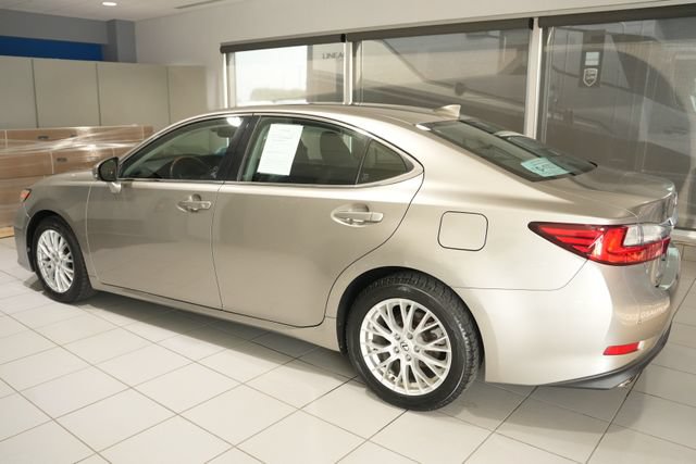Used 2017 Lexus ES 350 FWD image 4