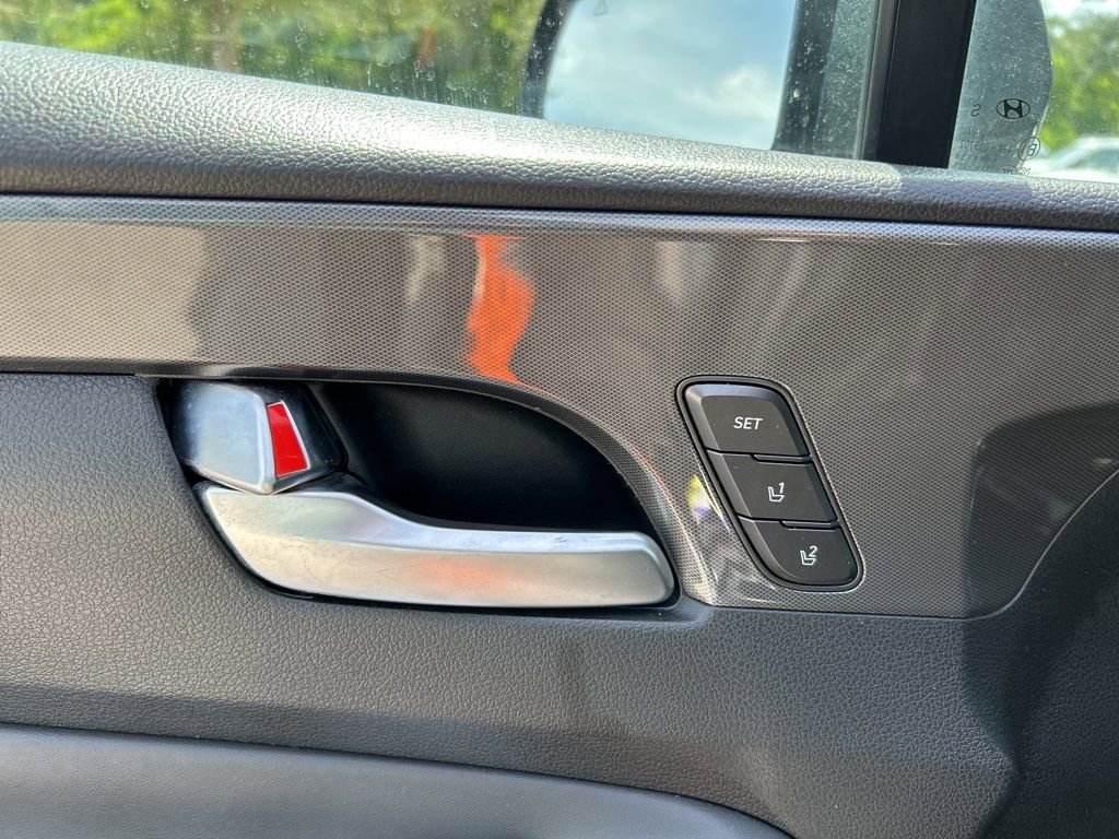 Used 2023 Hyundai Santa Fe Calligraphy image 12