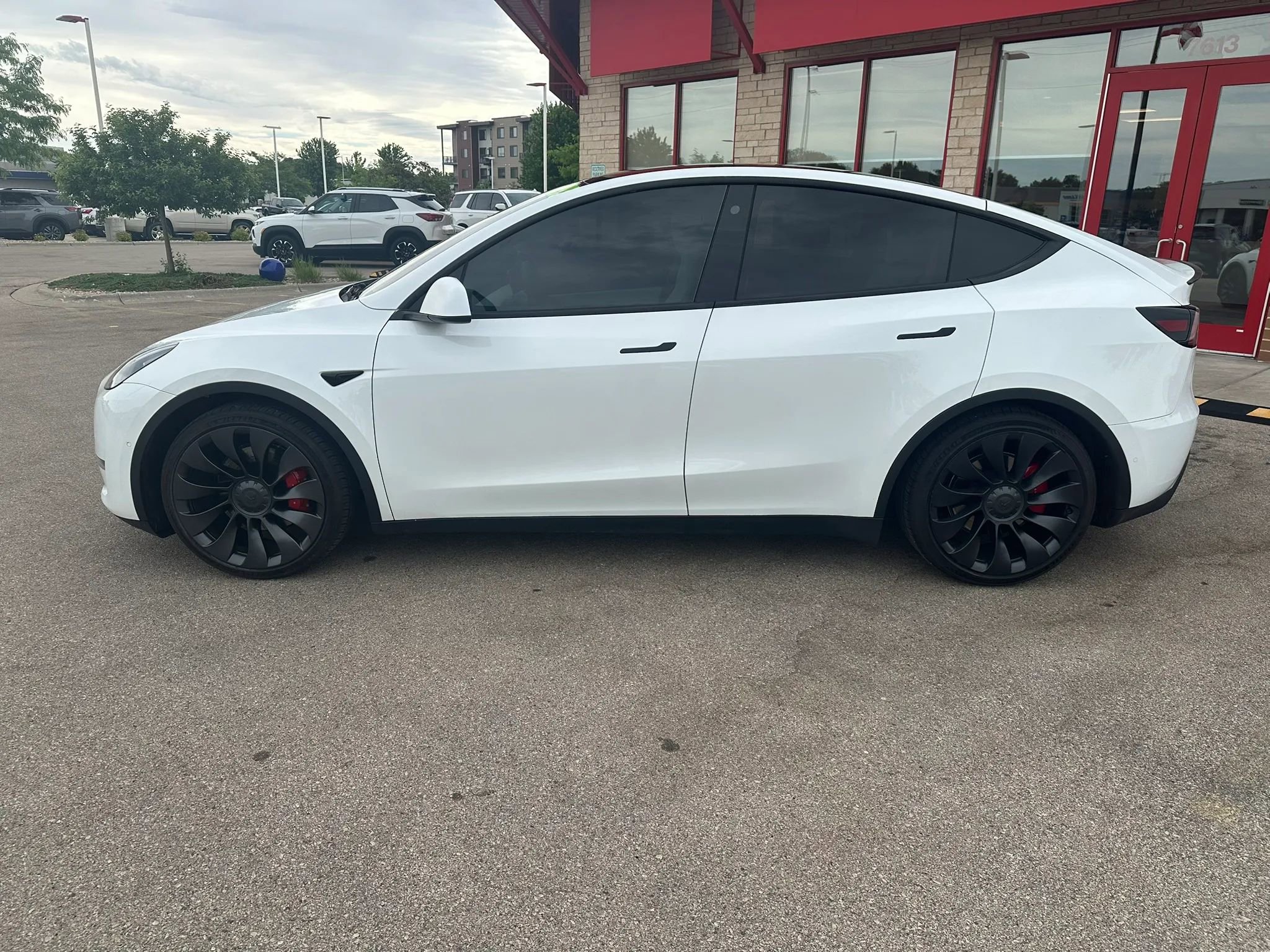 Used 2022 Tesla Model Y Performance AWD/4WD image 8