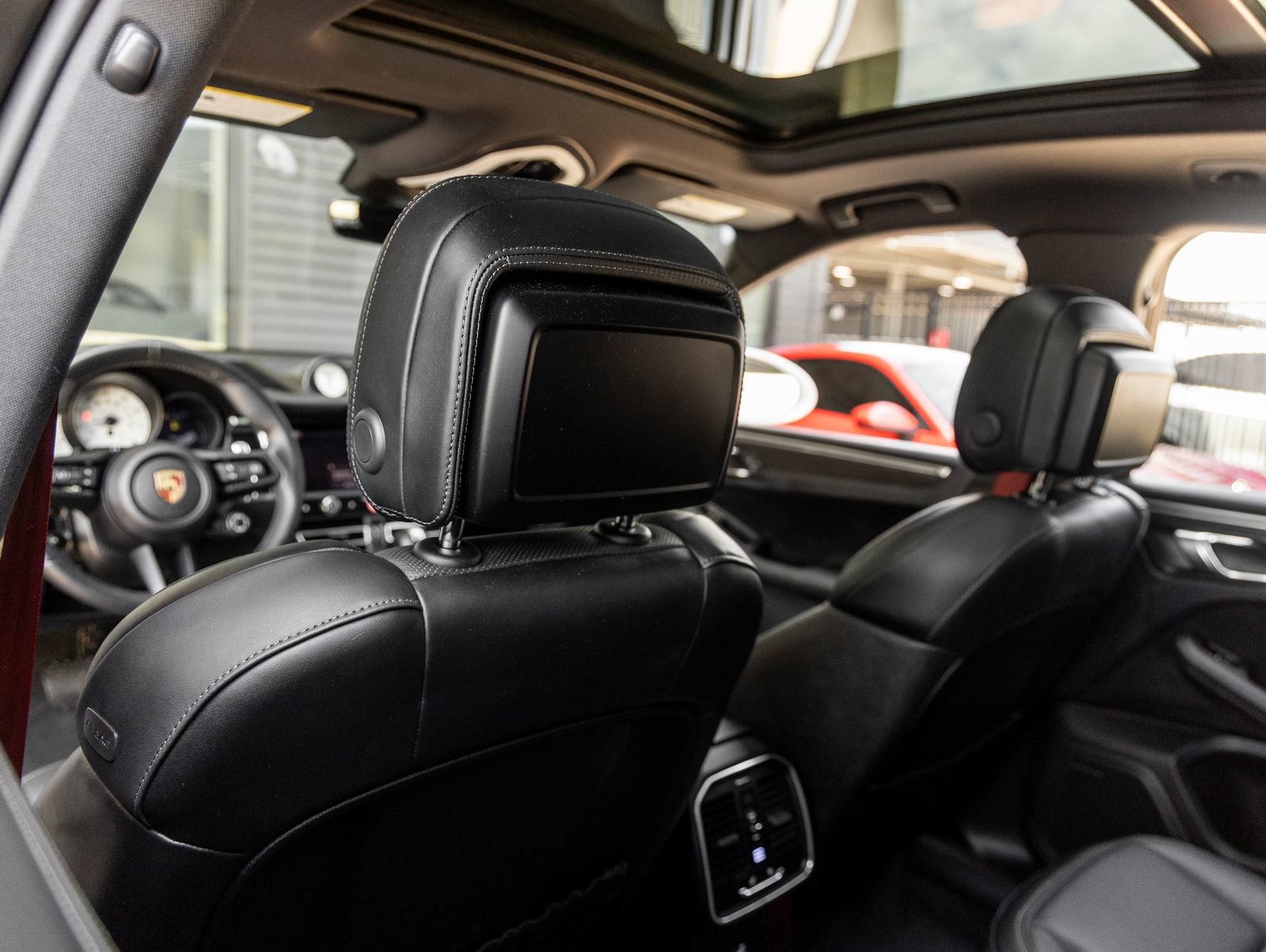Certified 2024 Porsche Macan GTS AWD/4WD image 27