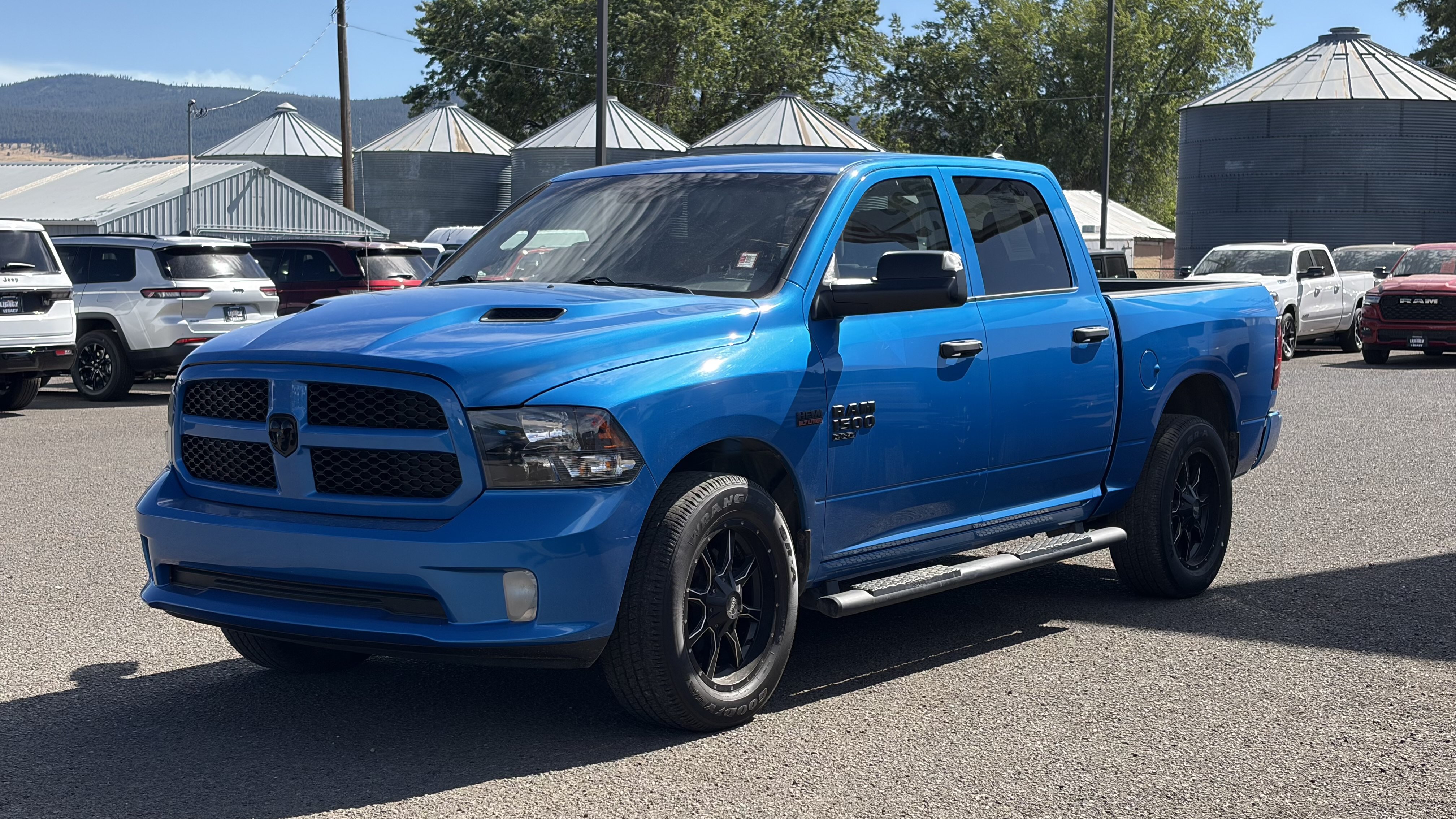 Used 2020 RAM 1500 Express w/ Wheel & Sound Group AWD/4WD image 3