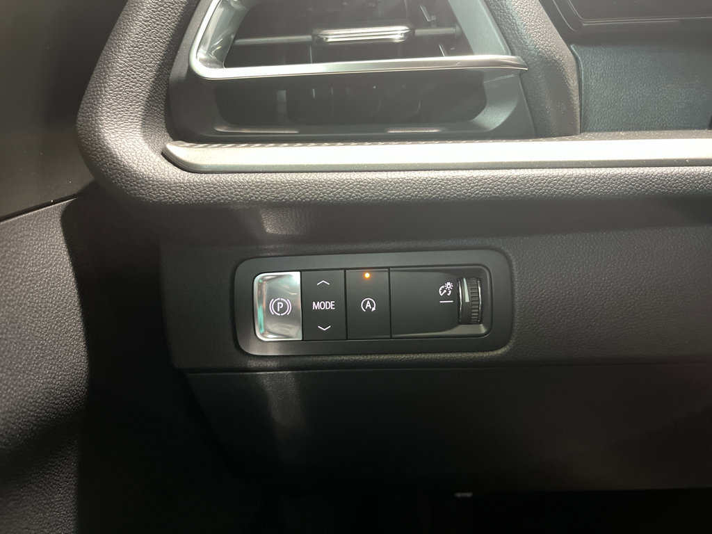 New 2026 Chevrolet Traverse LT FWD image 32