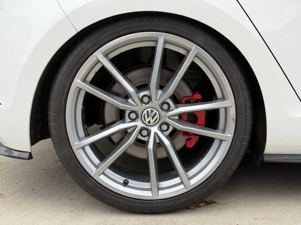 Used 2019 Volkswagen GTI SE w/ SE Experience Package image 18