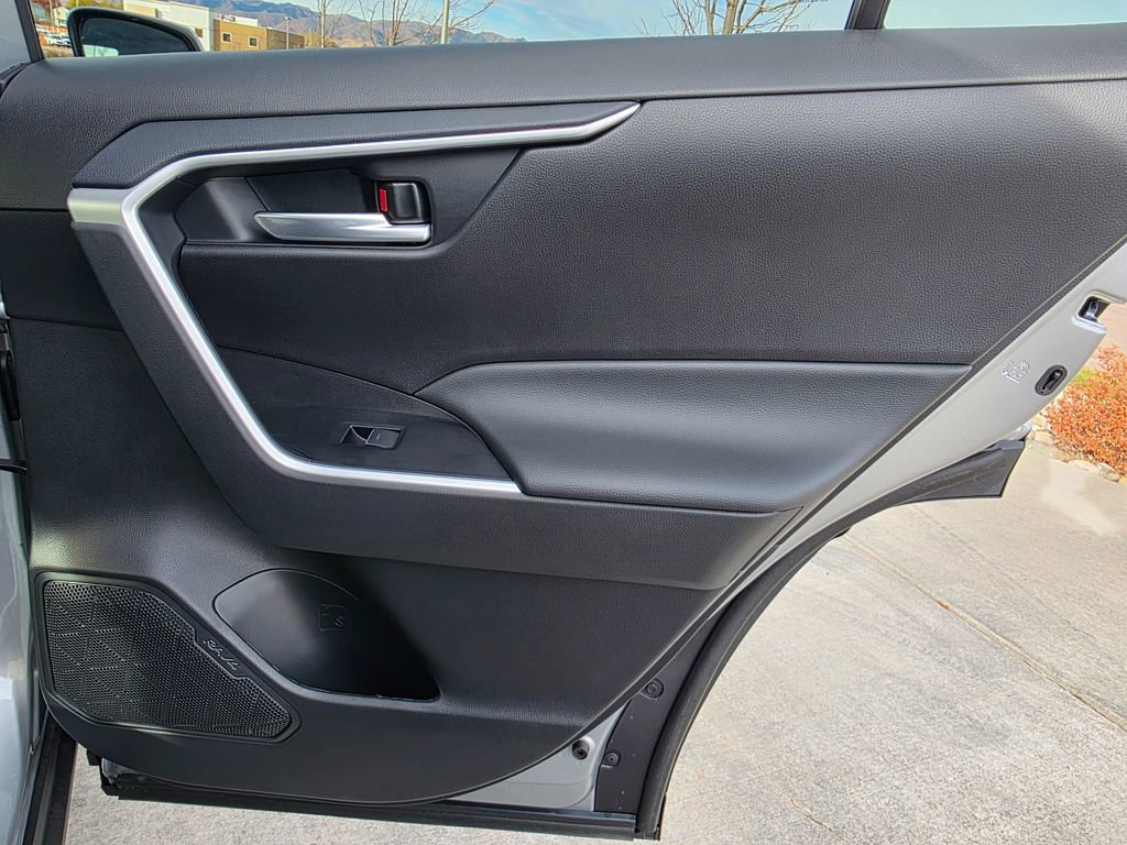 Used 2025 Toyota RAV4 XLE image 25