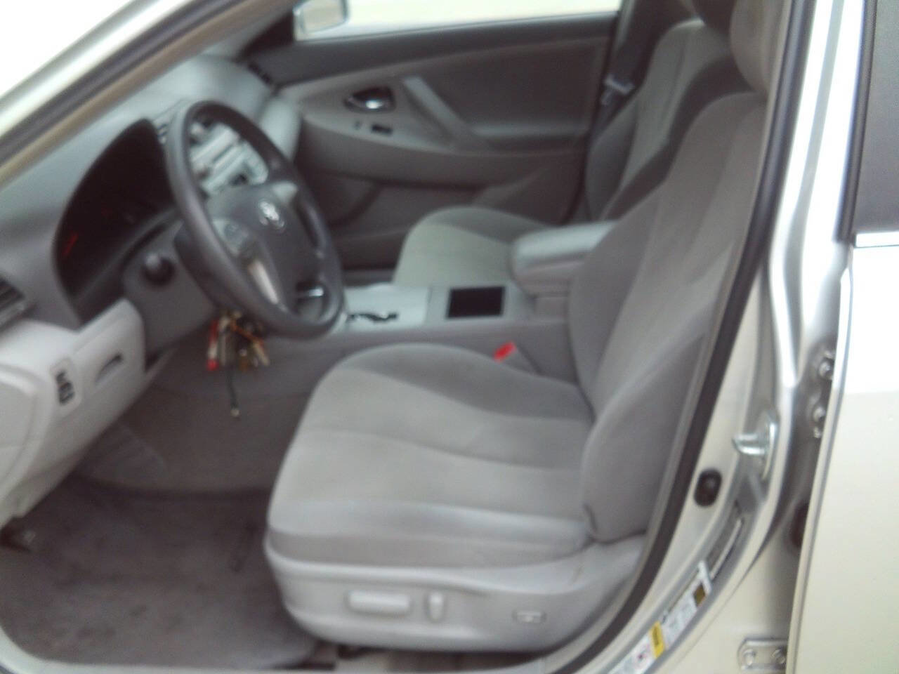 Used 2009 Toyota Camry LE image 12