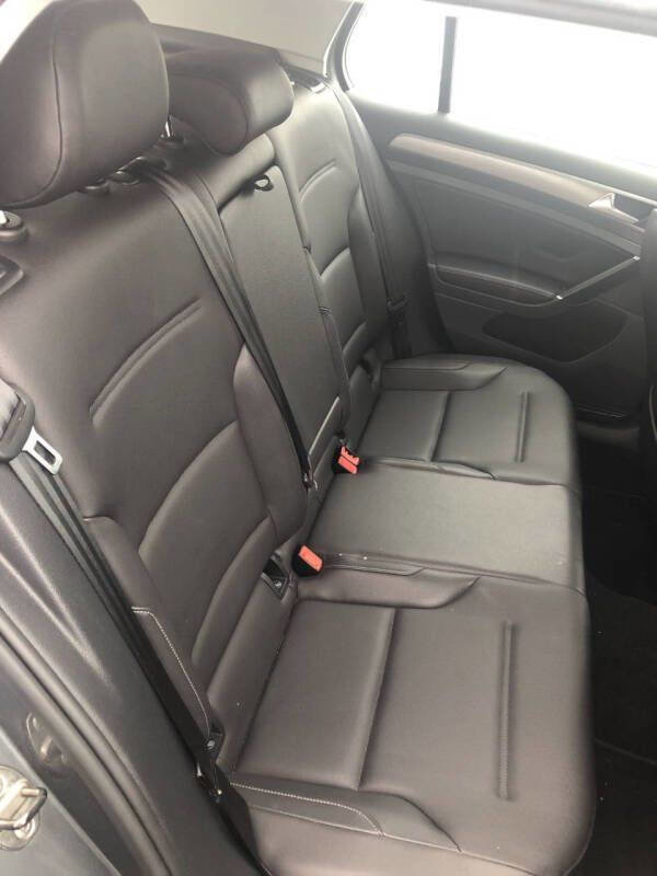 Used 2015 Volkswagen Golf SE image 6