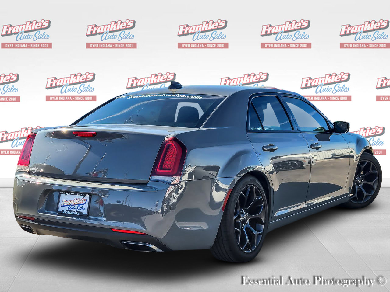 Used 2019 Chrysler 300 Touring w/ Sport Appearance Package image 6