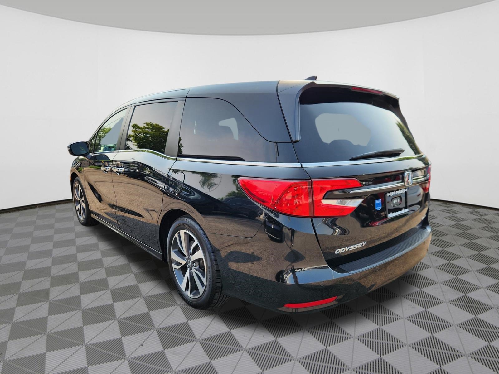 Certified 2021 Honda Odyssey Touring image 3