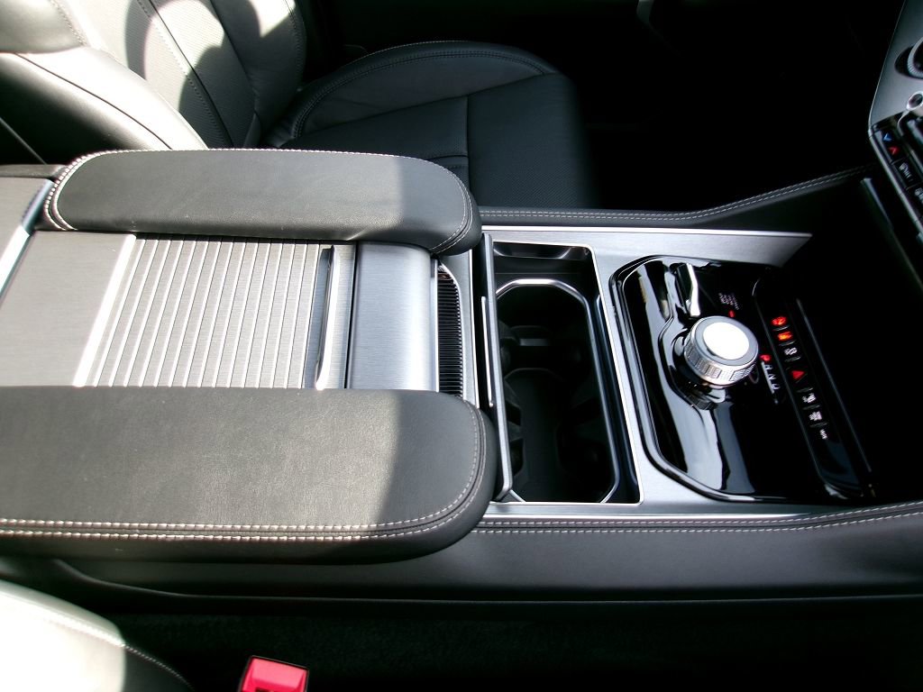 New 2025 Jeep Wagoneer L Series II w/ Premium Group I image 15