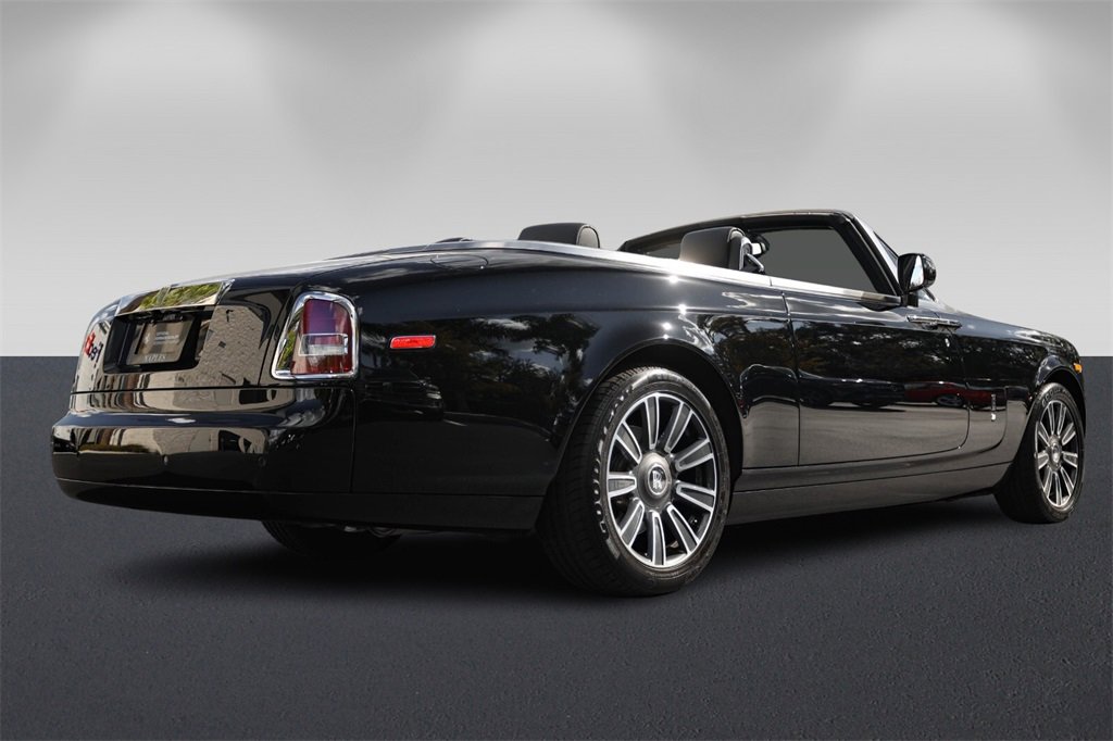 Used 2010 Rolls-Royce Phantom Drophead Coupe image 3
