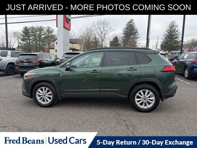 Used 2023 Toyota Corolla Cross LE image 4