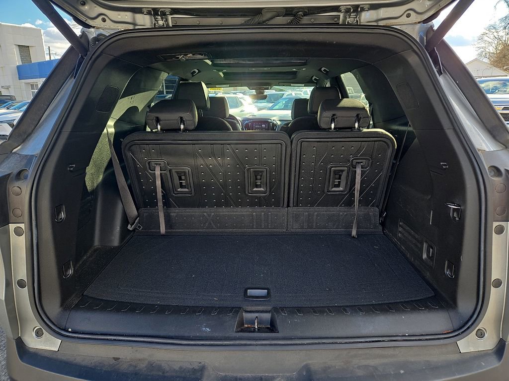 Used 2023 Chevrolet Traverse RS w/ LPO, Floor Liner Package image 34